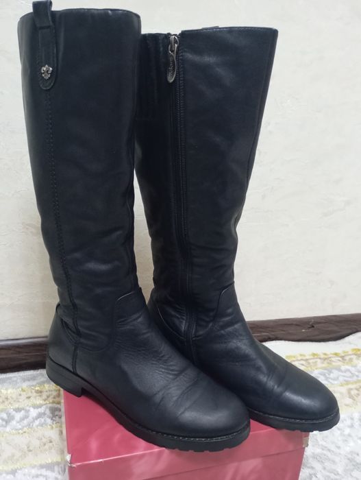 Кожаные сапоги практически Новые