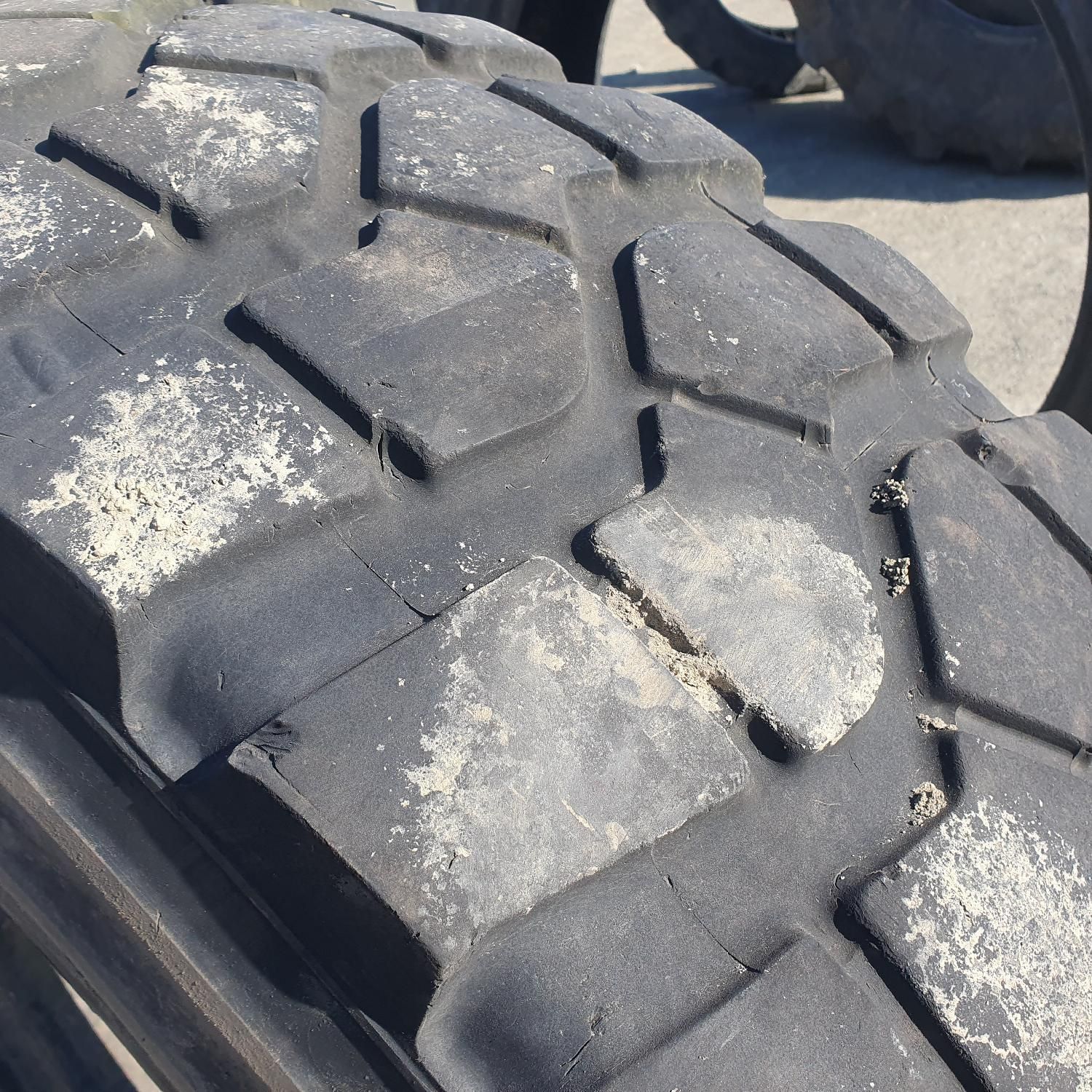 Cauciucuri 14.00R20 Pirelli Anvelope Second Hand REZISTENTE