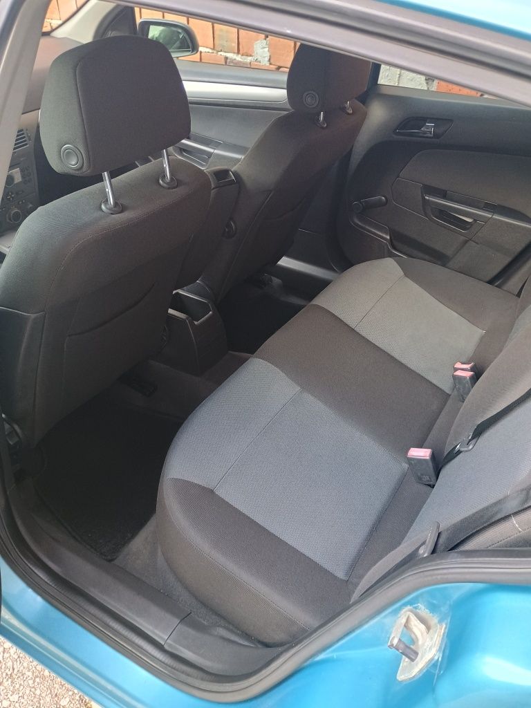 Opel Astra H 1.6 газ бензин