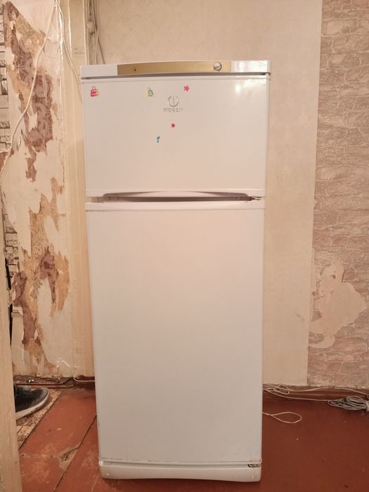 Продам холодильник