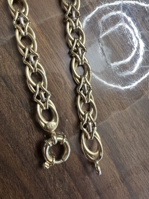 Красив златен синджир