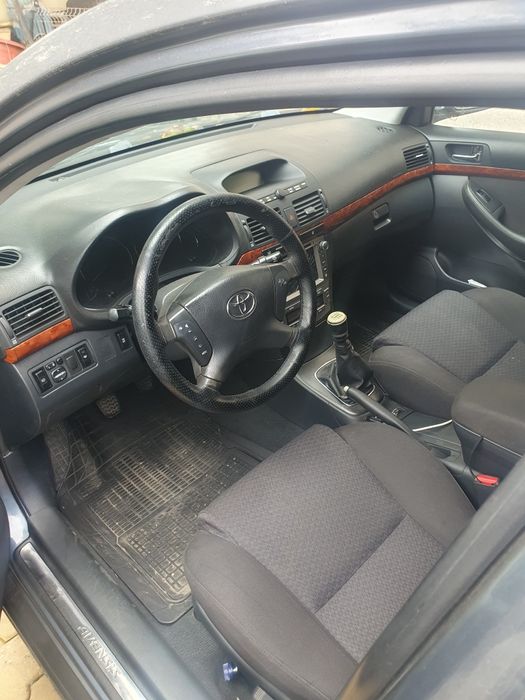 Vând Toyota Avensis 2.2 diesel
