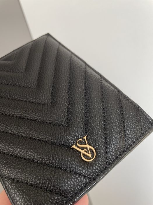 Калъф за паспорт Victoria’s Secret