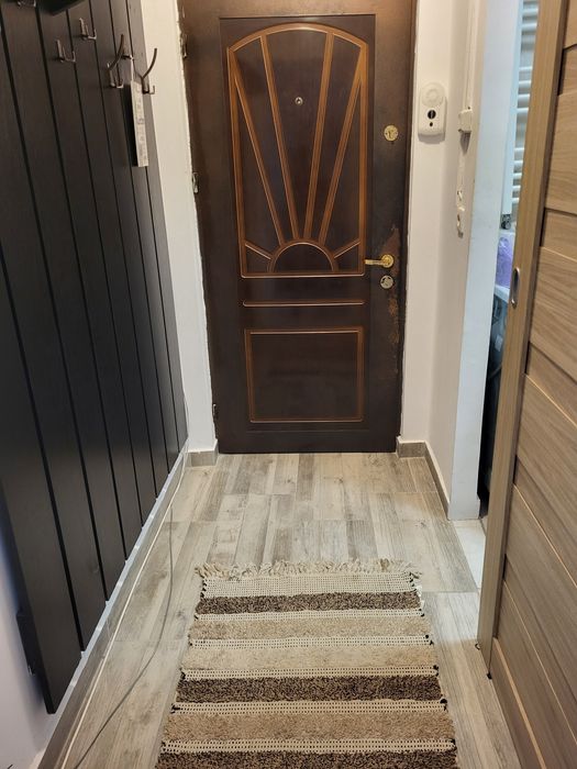 Închiriez apartament  pana la sfârșitul luni iunie