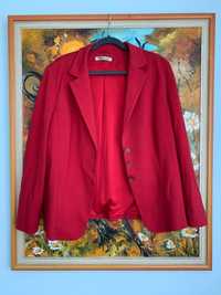 Червено дизайнерско сако на Betty Barclay