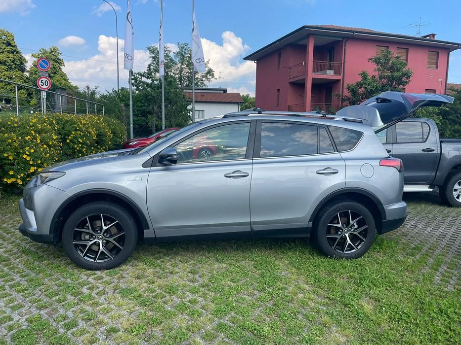 Toyota RAV4 Vând RAV4 2.5 H ECVT 4WD MY 16, in garantie până în 2027