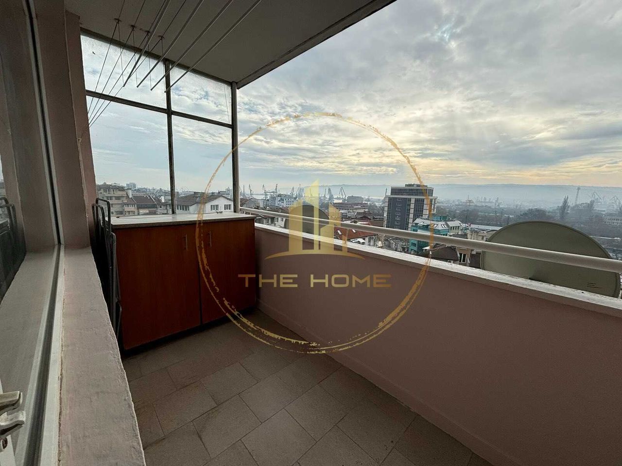 Продава се Тристаен апартамент в Варна, ЖП Гара - 95 кв.м за 2264 €/кв.м - Снимка #3