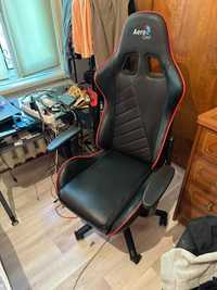 Продам кресло геймеровское AEROCOOL