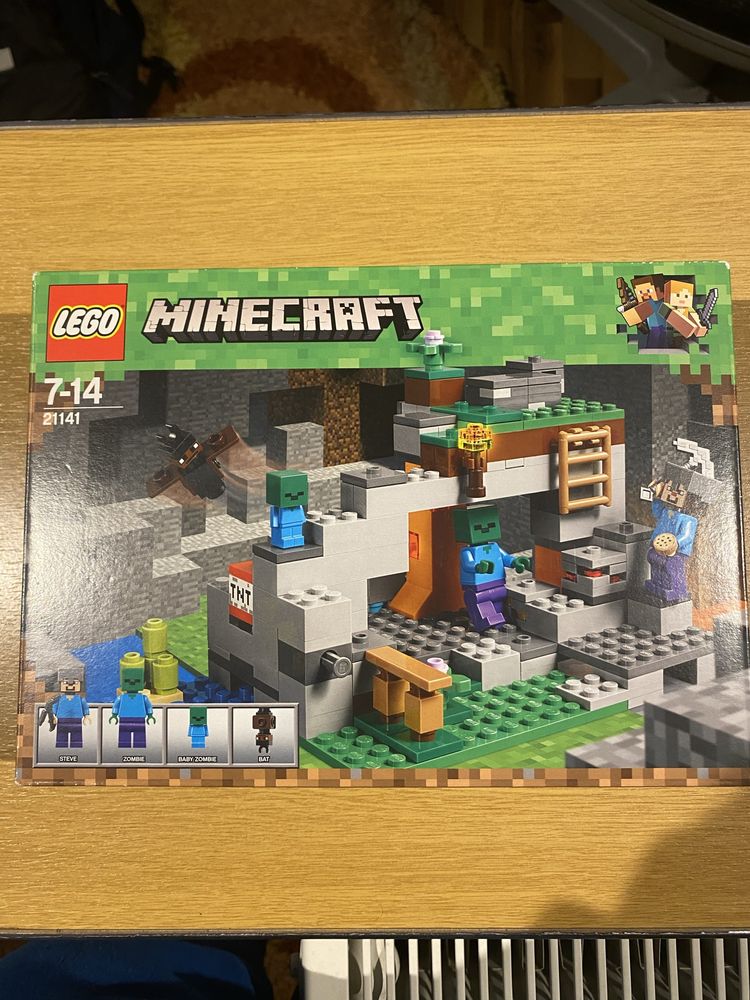 Lego Minecraft pestera cu zombi