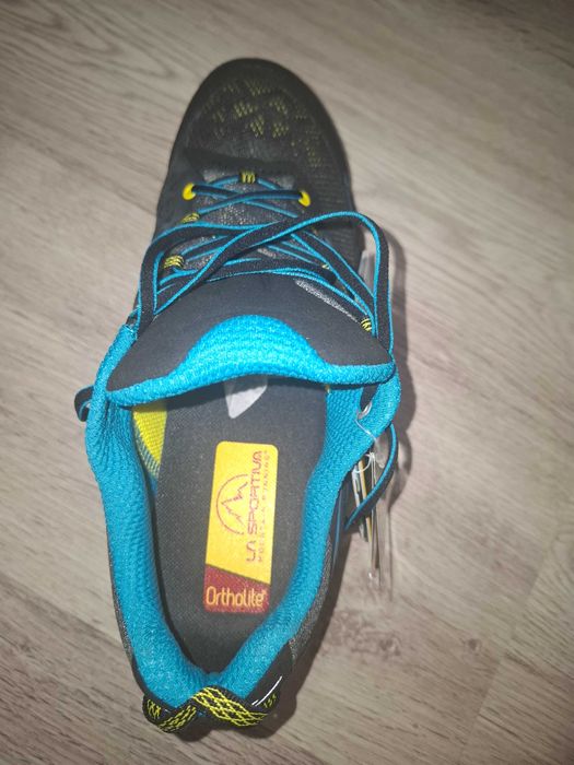 Vand incaltaminte pt drumetii montane