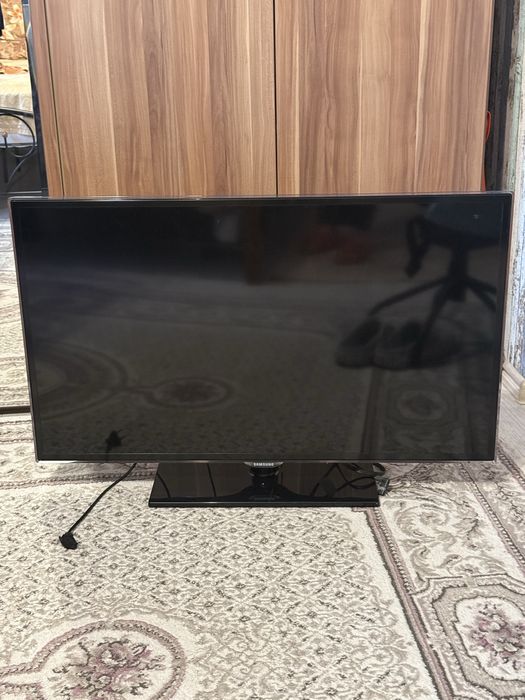 Телевизор Samsung UE40ES5507K б/у
