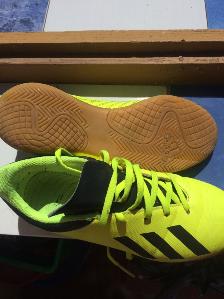 Vand pantofi fotbal Adidas