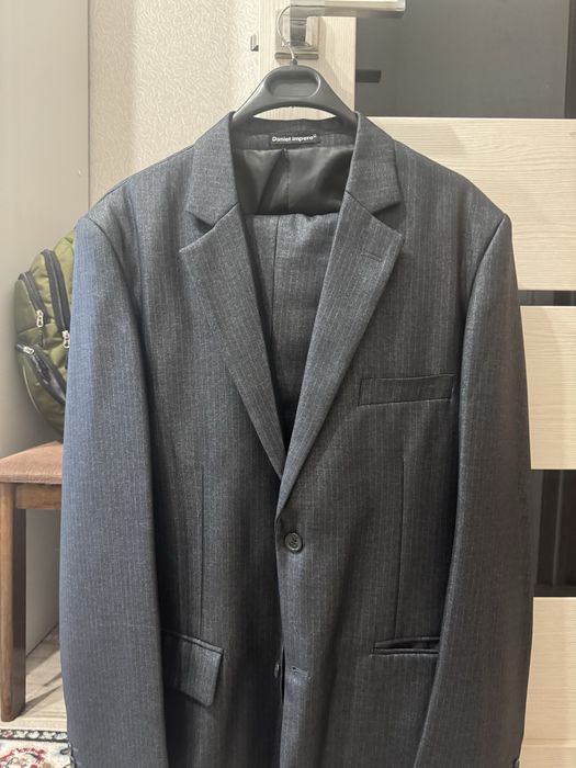 Продам мужские классические костюмы