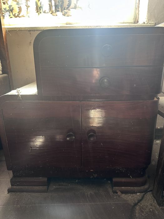 Мебели от орех.Спалня,гардероби,тоалетка и нощни шкафове