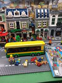 LEGO® City Statie de autobuz 60154