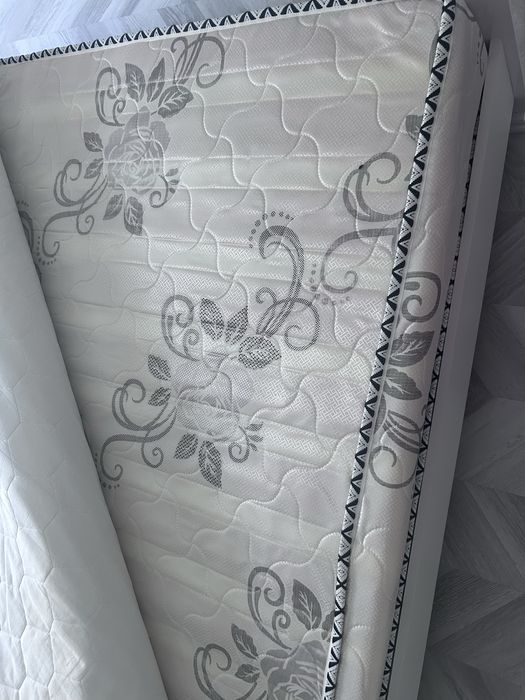 Продам матрас в хорошем состоянии