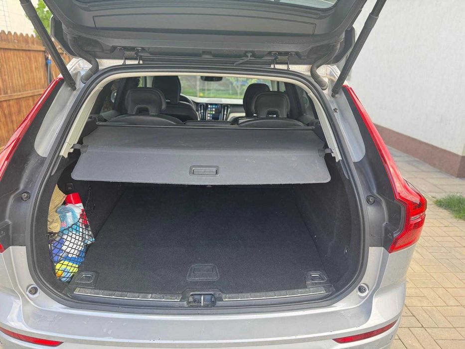 Volvo XC 60 T6 Recharge Plug-In Hybrid Inscription Expression 340 HP