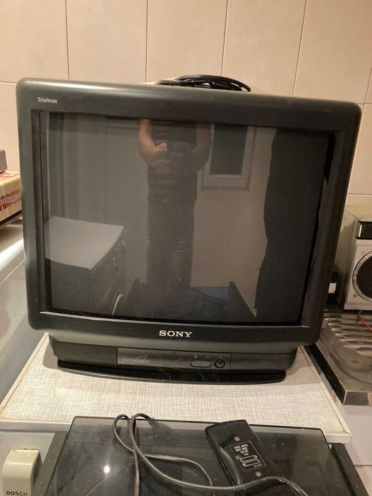 Малък и голям телевизор SONY