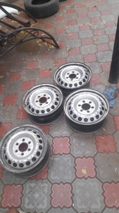 Продам диски Мерседес Спринтер 3 шт размер 16