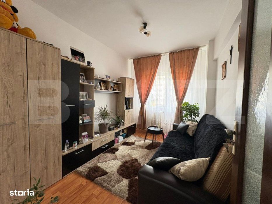 Apartament de vanzare, cu 3 camere in zona Pietei Flora