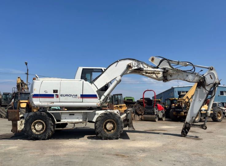 Dezmembrez excavator New Holland MH Plus + MH City, MH Plus B– piese