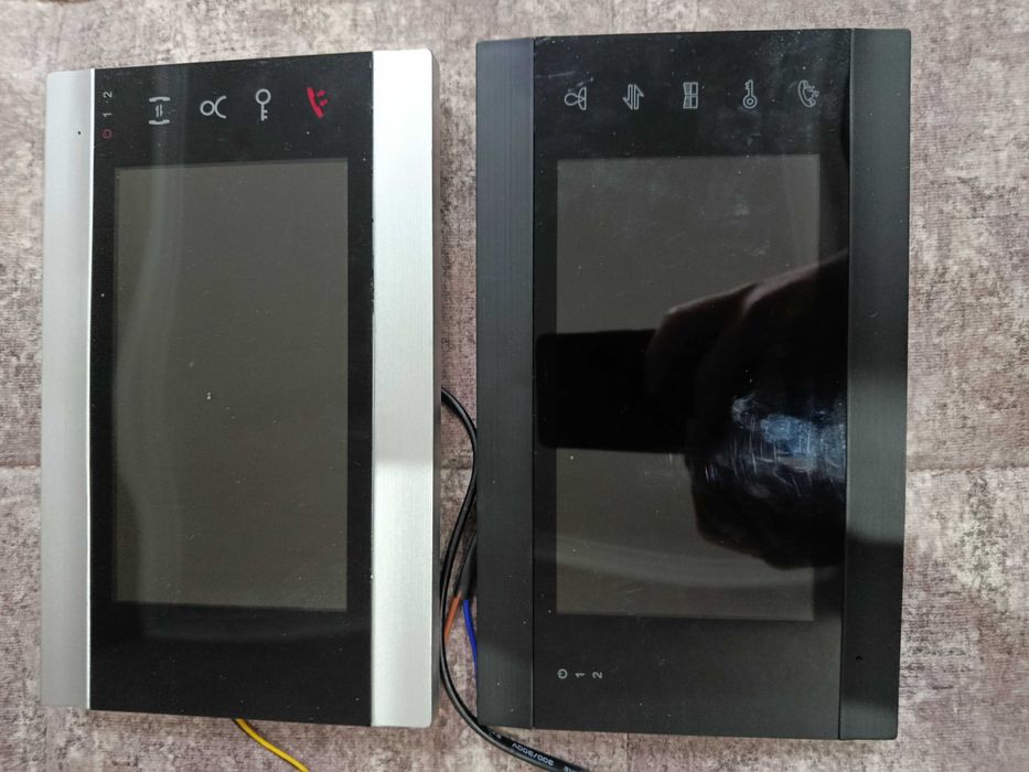 Продам 2 монитора от домофона