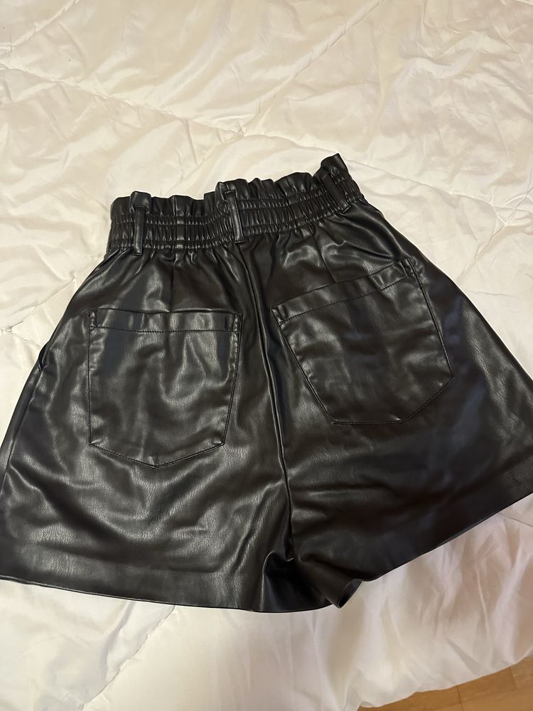 Къси панталонки на ZARA