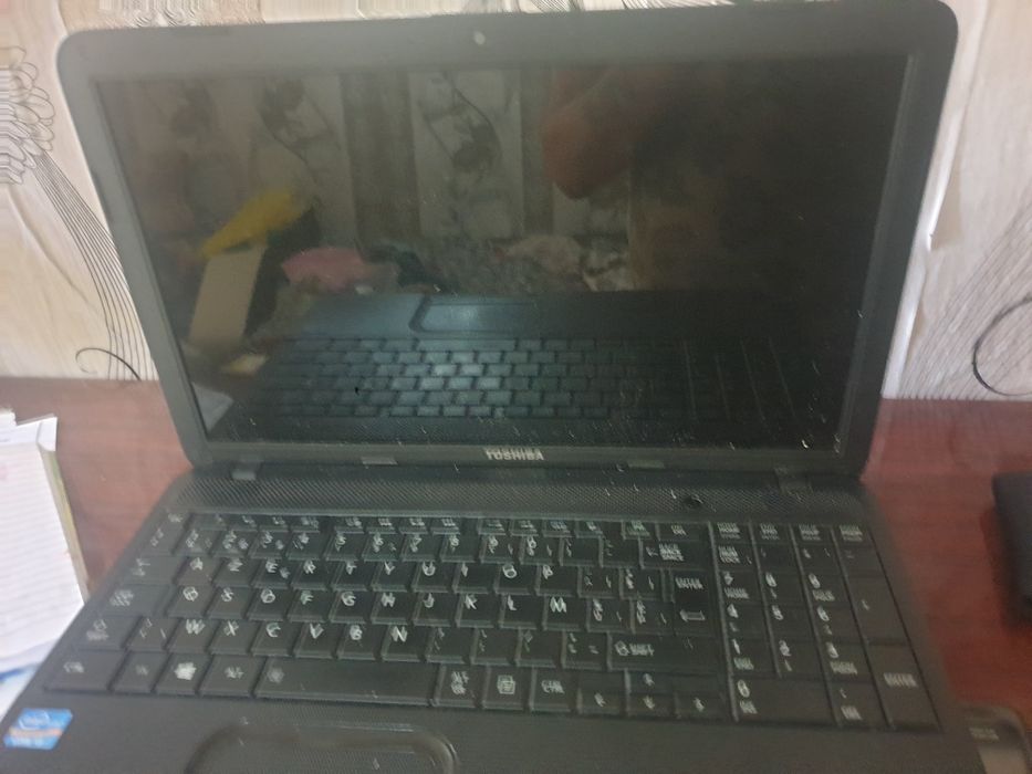 Два лаптопа TOSHIBA. hP. Asus