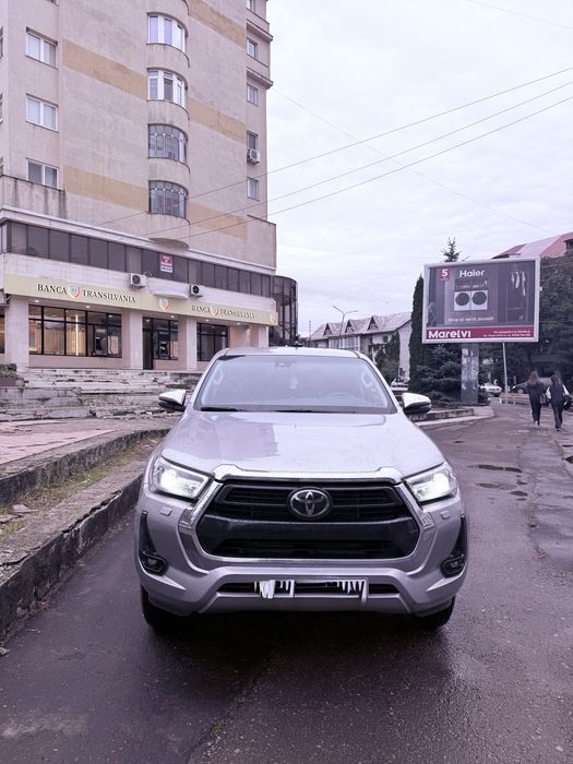 Toyota Hilux 4x4 Diesel 2024 cu 30.000 km Hardtop