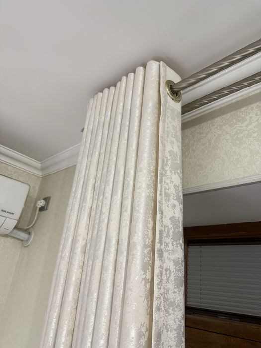 Продам карнизы только