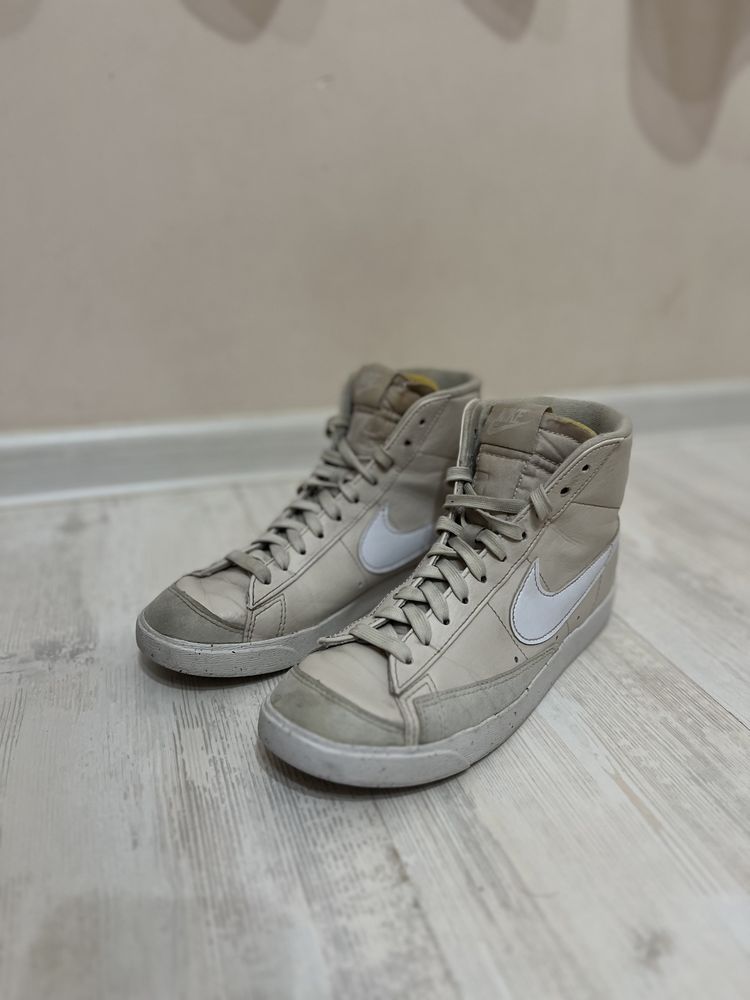 Nike Blazer Mid '77