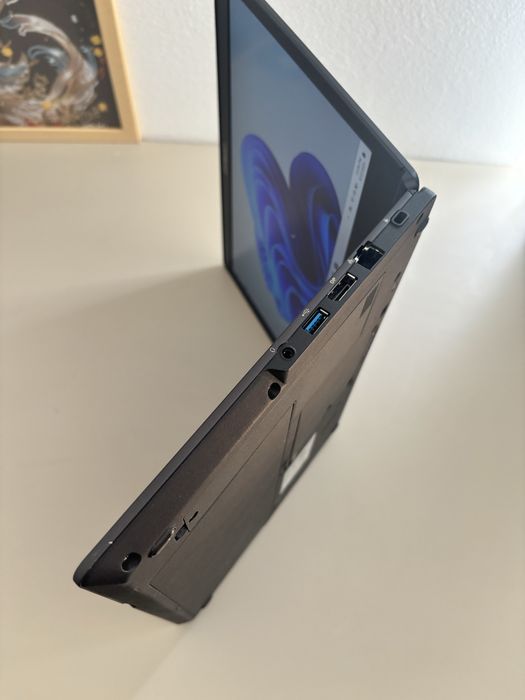 Fujitsu Lifebook U748• i7-8565u• 16gb ram• SSD Samsung 256• 14 inch