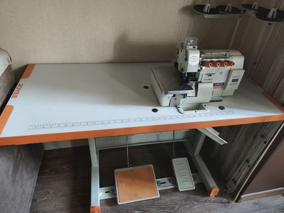 Продаётся оверлок Joyee