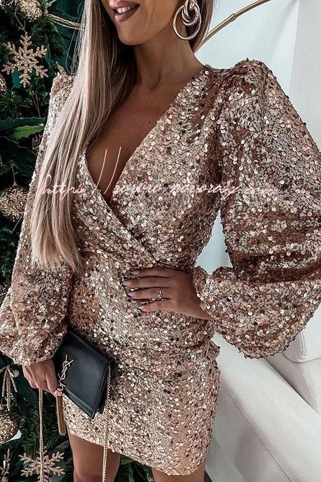 Платье новое с пайетками