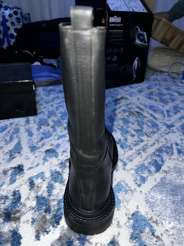 Продам зимние сапоги