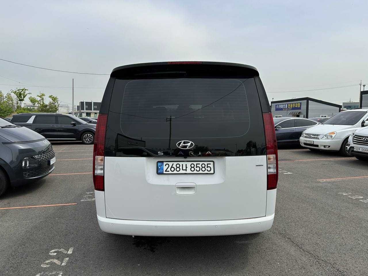 Hyundai  STARIA 9 кишилик