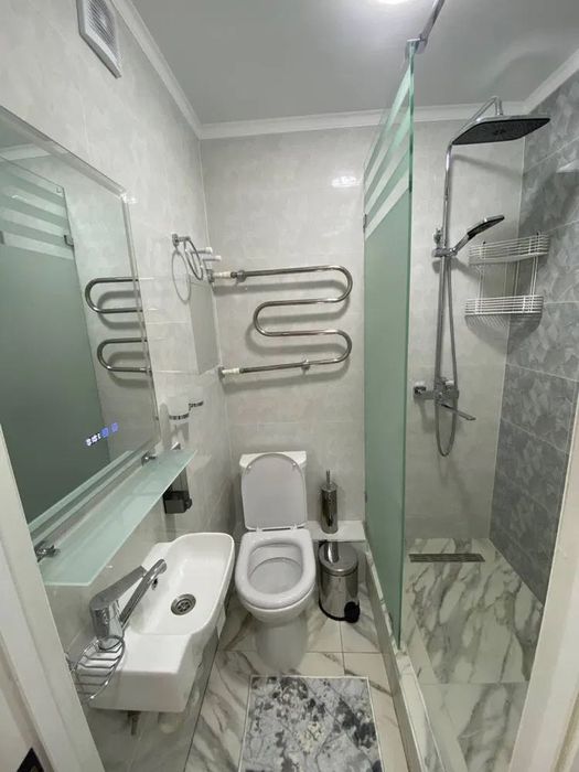 Ялангач 
теннисный корт
Кирпичный дом