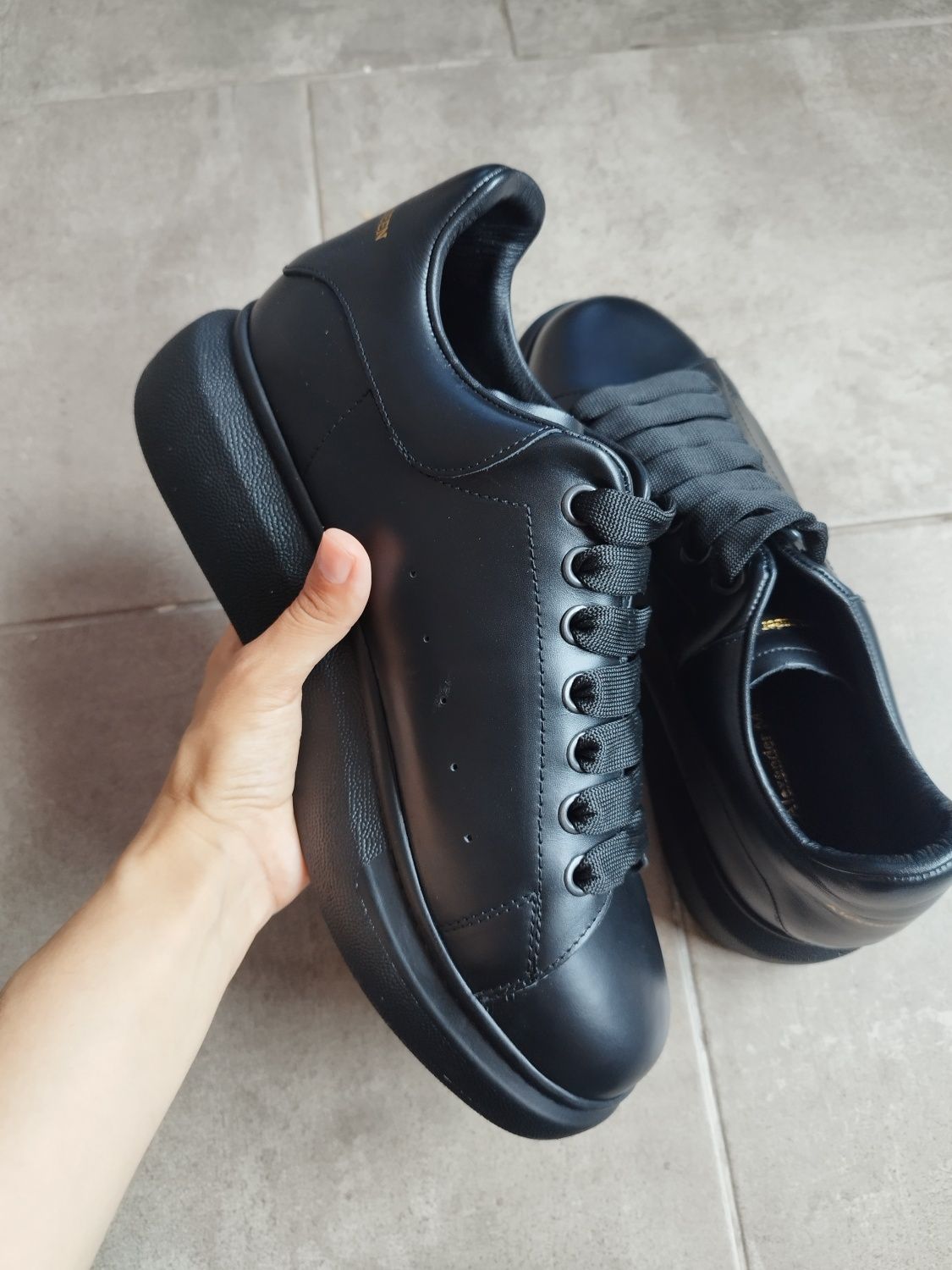 Нови Alexander McQueen ест. кожа обувки 42 номер