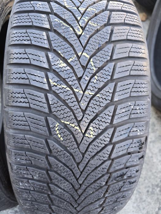 Anvelope iarna 215 45 18