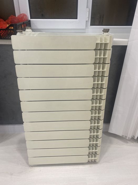 Продам батареи2штуки каждая по 20 000