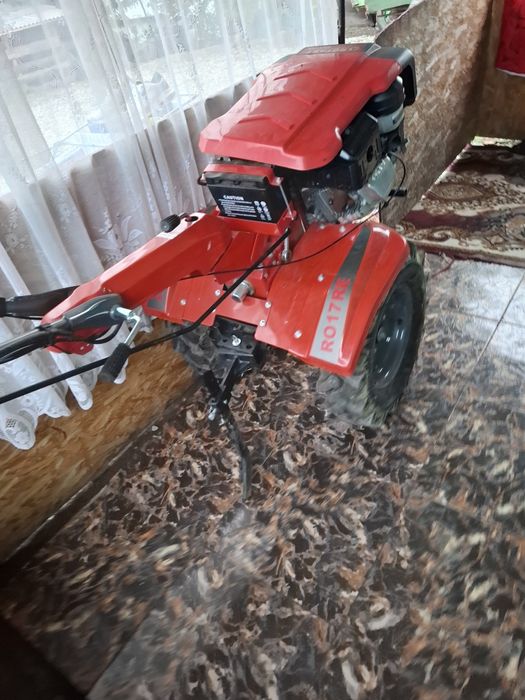 Vand motocultor in stare foarte buna