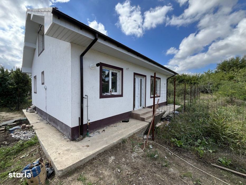 Exclusivitate! Casa cocheta la sol, 3 camere, partea dreapta, Valu lui