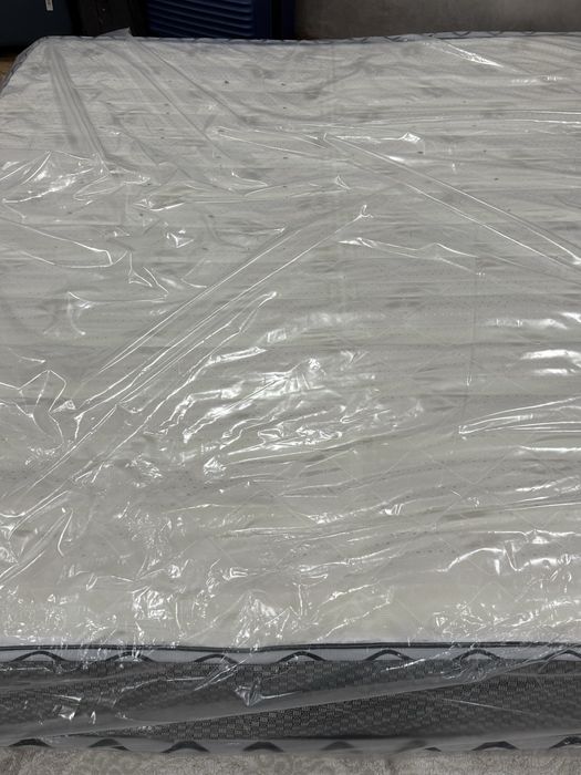 Продам пружинный матрас