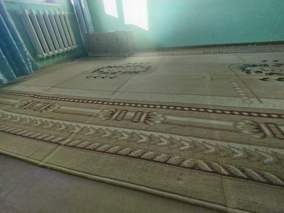 Gilam sotiladi 5;5m*2,5m