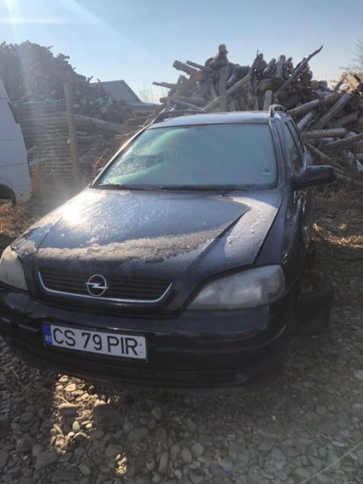 Dezmembrez Opel Astra 1.6 benzina, an 2001