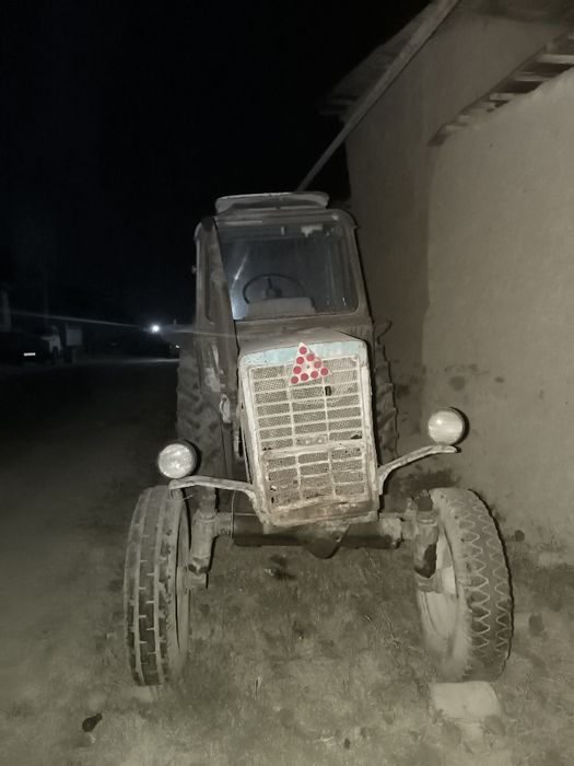 Mtz 80 traktor sotiladi