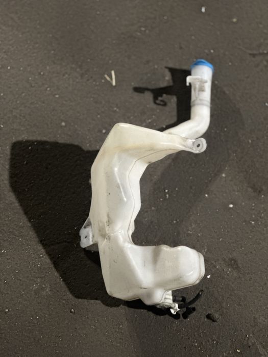 Казанче за течност чистачки Honda Jazz 2008г-2015г