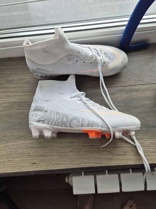 Бутсы футбольные