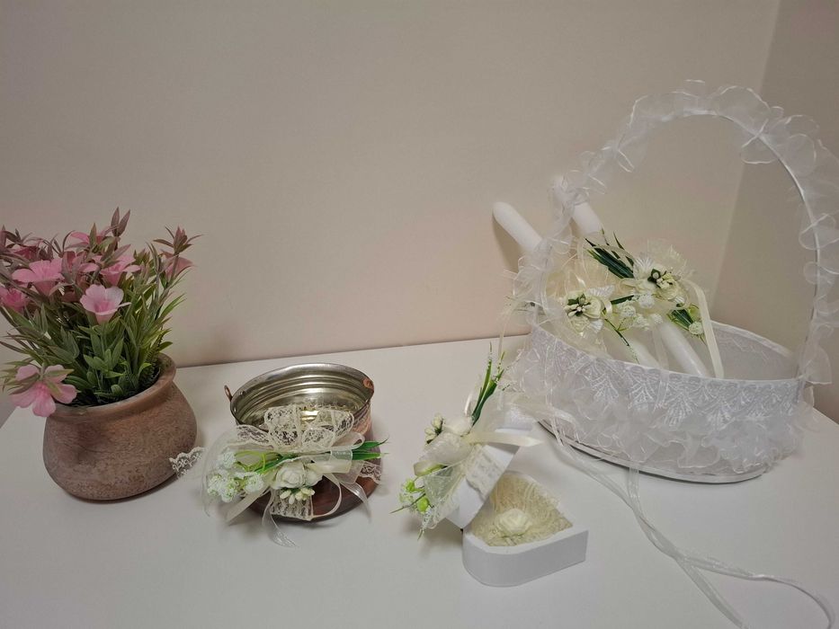 Арка под наем 200 лв + менче,  украса,  кутия за пръстене и кошница 60