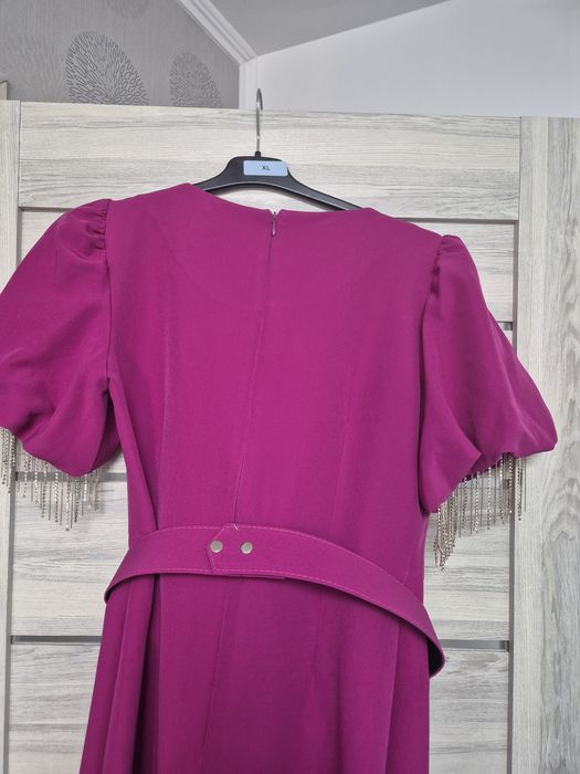 Vând rochiță superbă